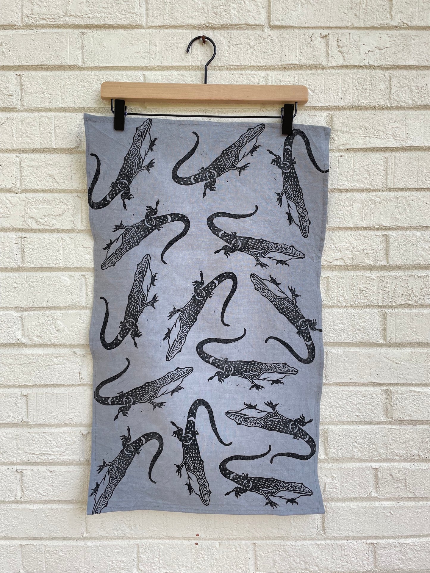 Linen Tea Towel: Anole on Steel