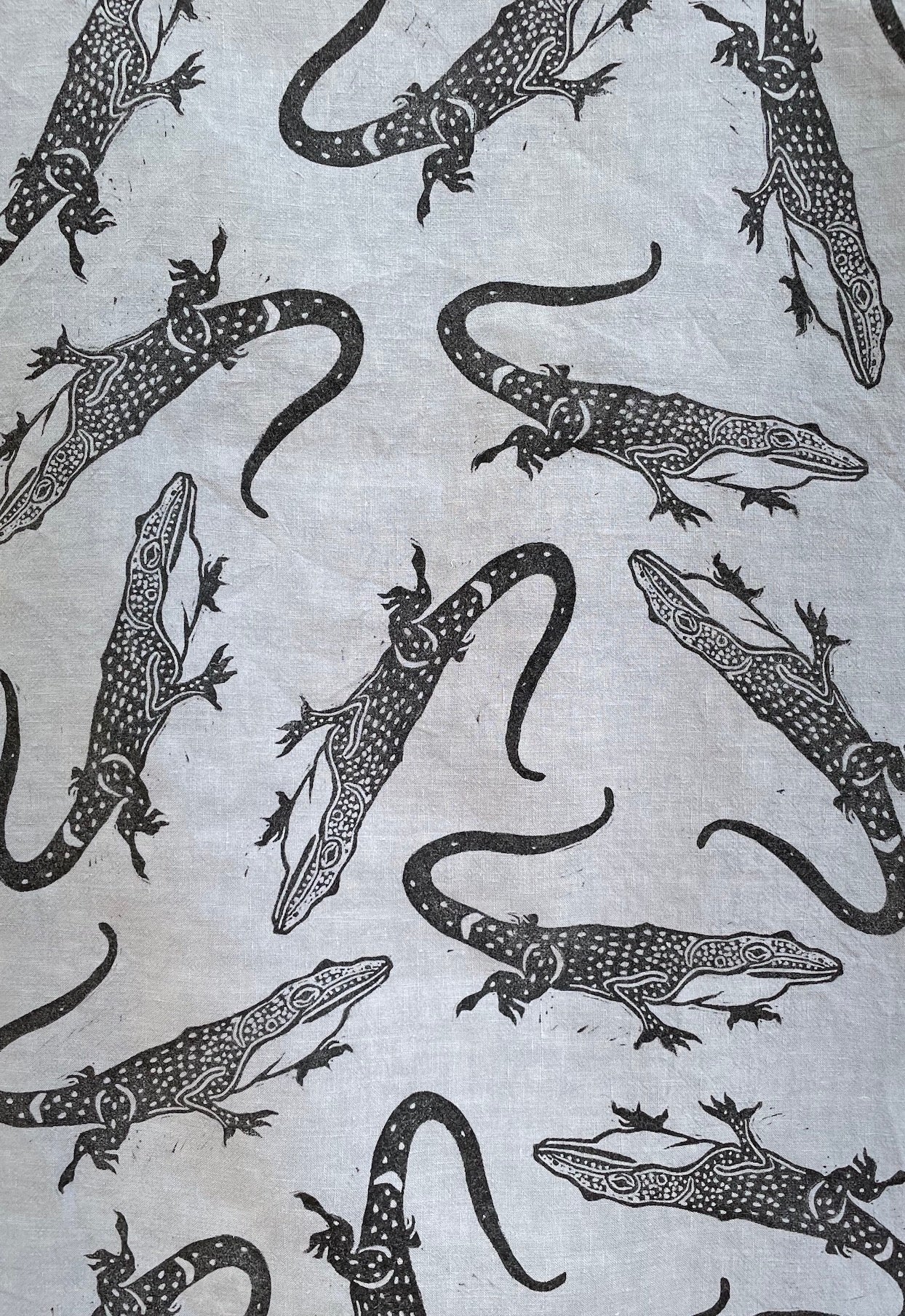 Linen Tea Towel: Anole on Steel