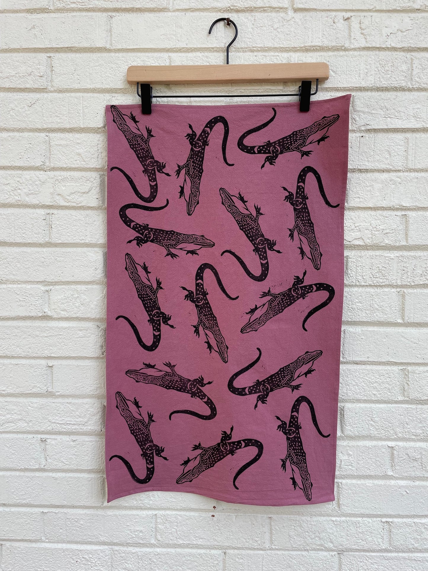 Cotton Tea Towel: Anole on Berry