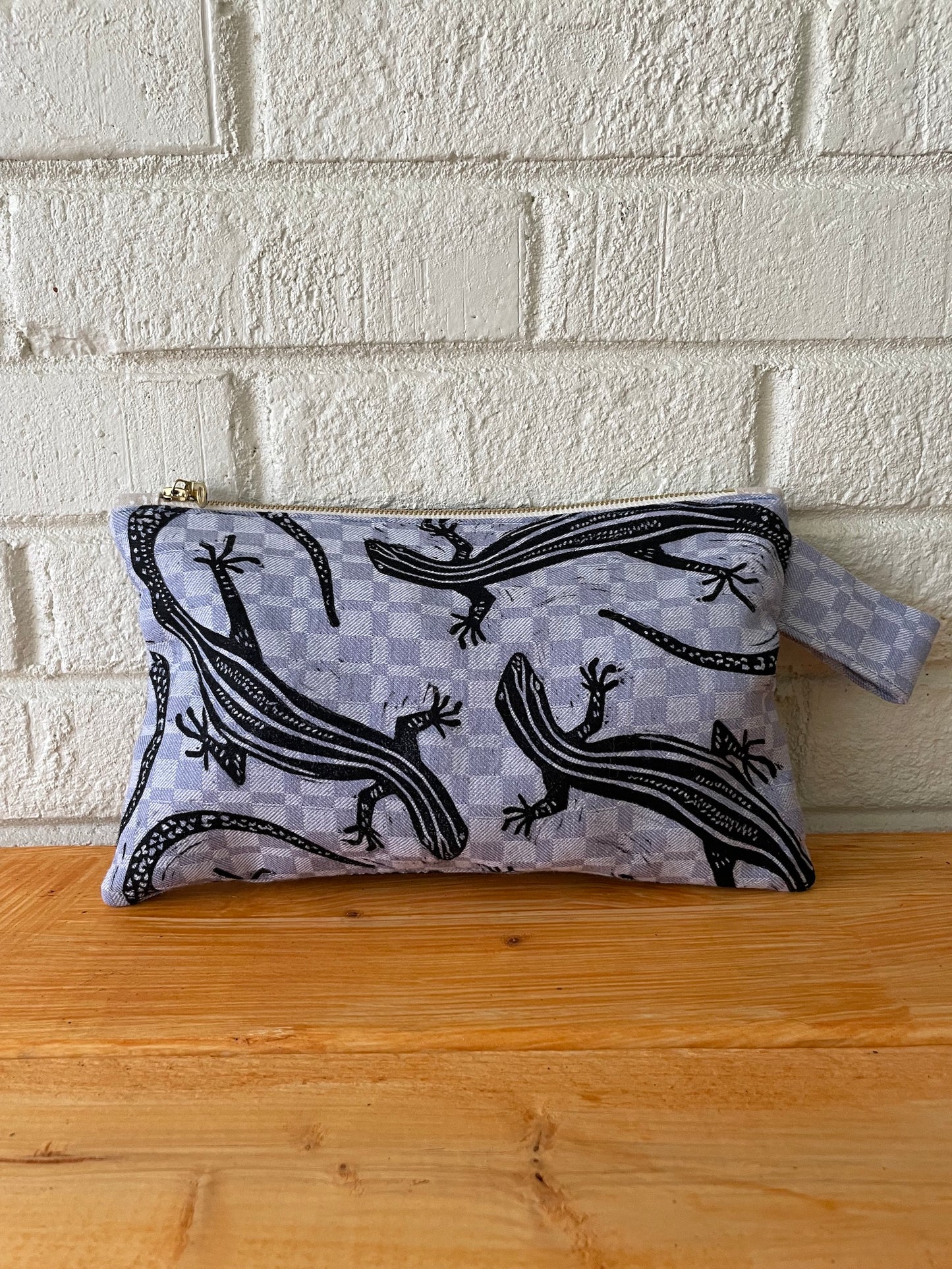 Medium Zipper Pouch with Skink