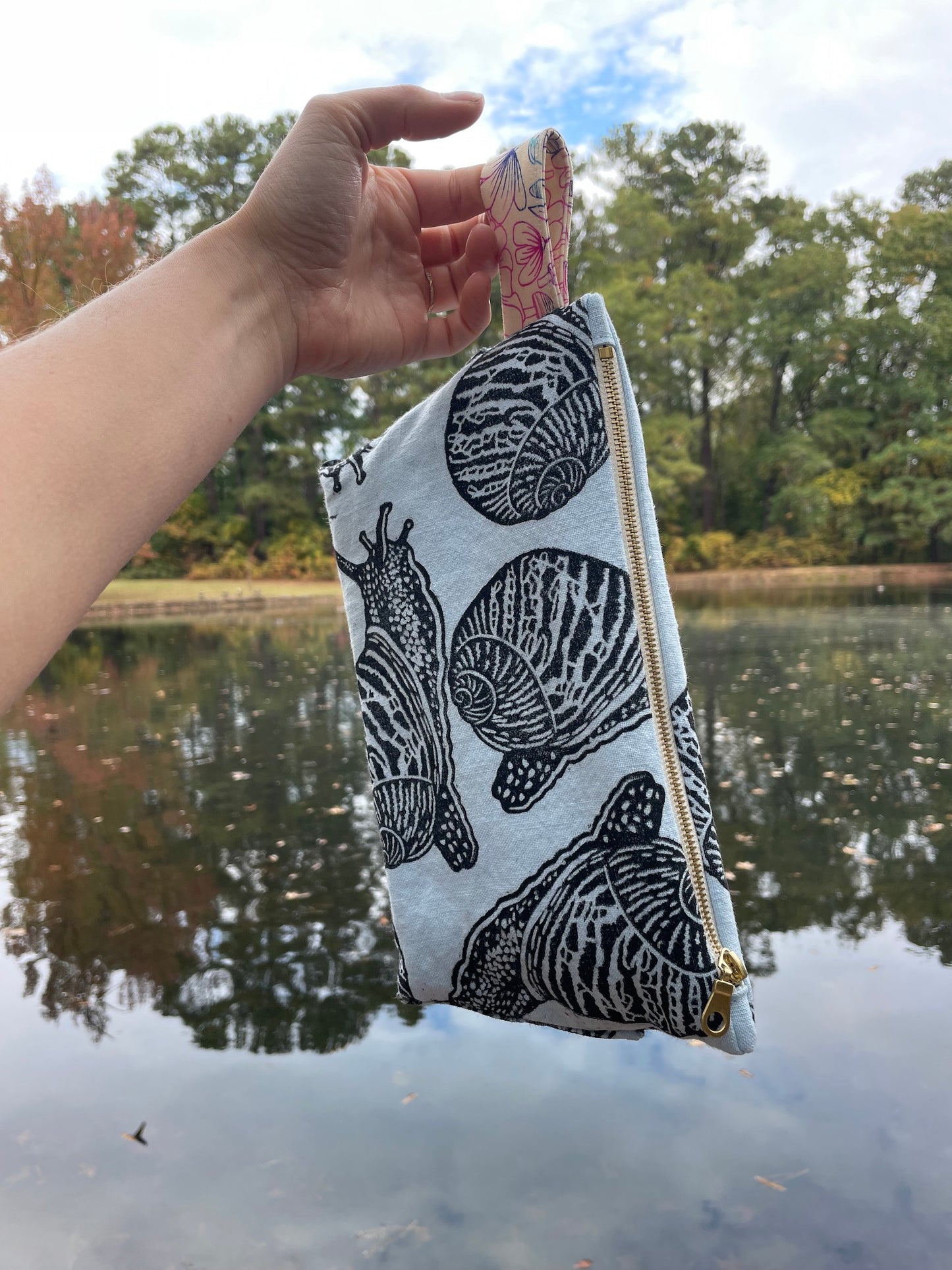 Large Folded Zipper Pouch with Snail