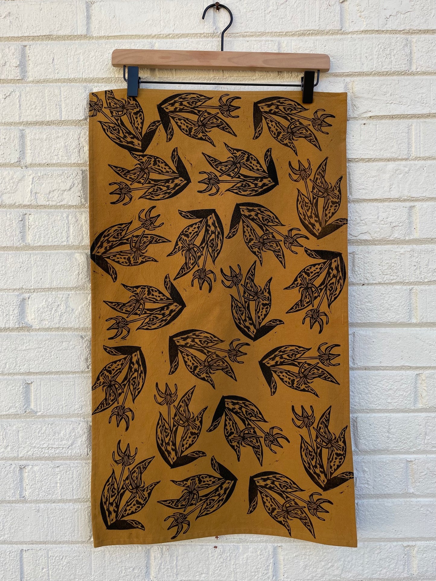 Cotton Tea Towel: Trout Lily on Cumin