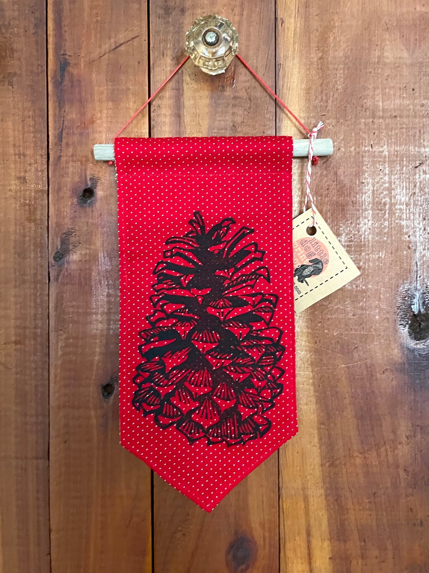 Tiny Banner with Pinecone