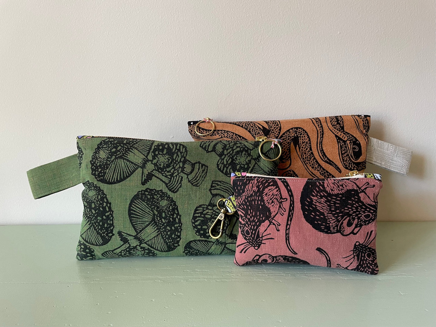 Small Zipper Pouch with House Mouse