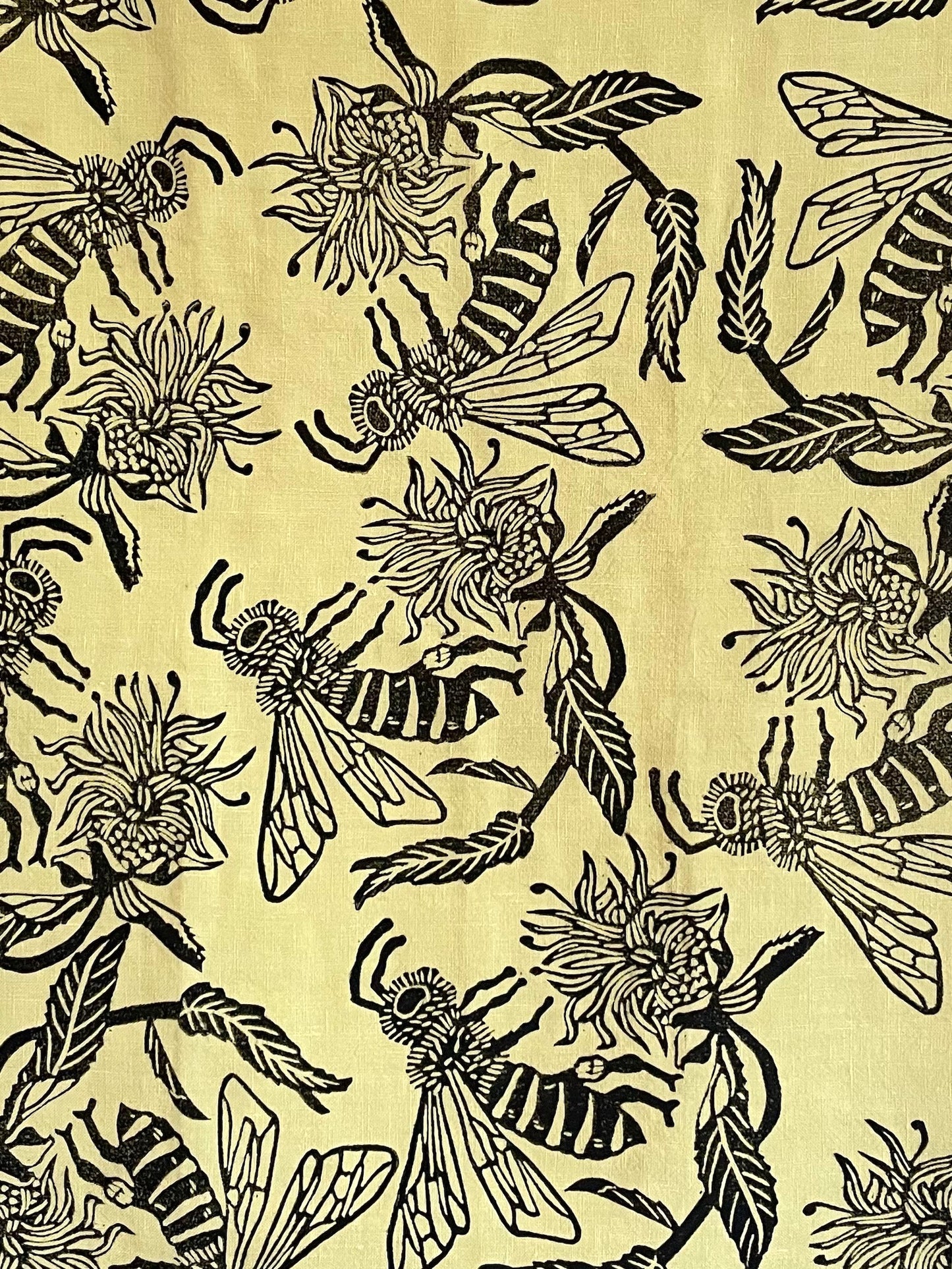 Linen Tea Towel: Bee on Lemon