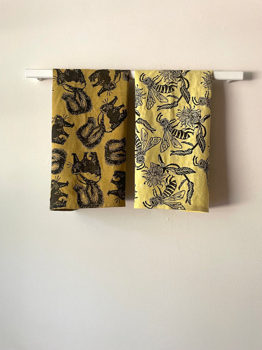 Linen Tea Towel: Skunk on Avocado